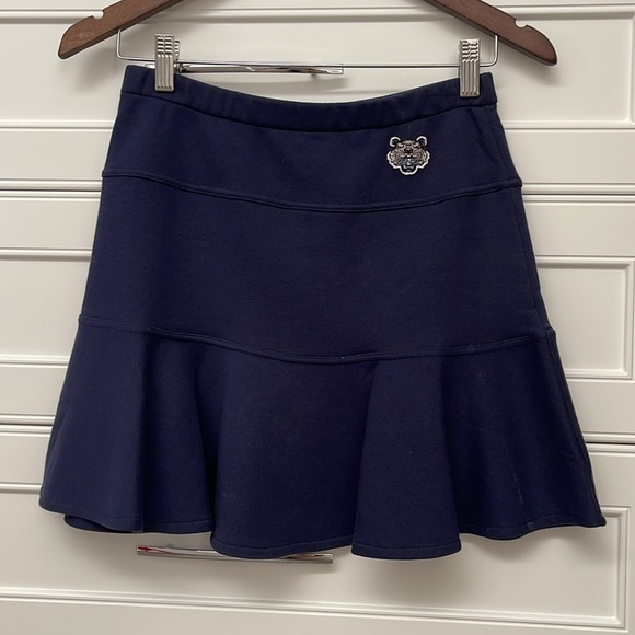 KENZO
Navy Tiger Crest Miniskirt
Size XS pleated skirt - Picture 1 of 8